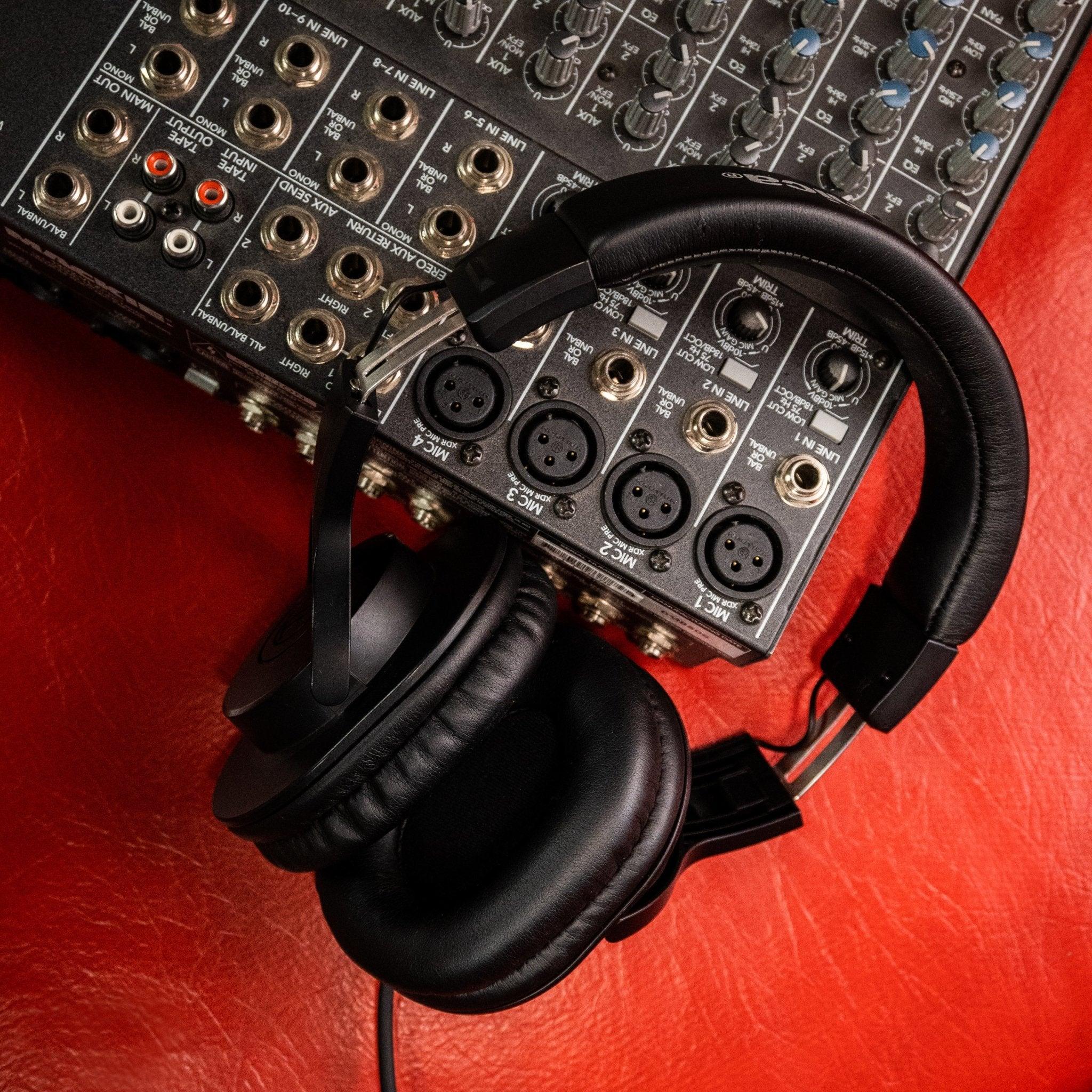  Audífonos profesionales con cable. : Electrónica