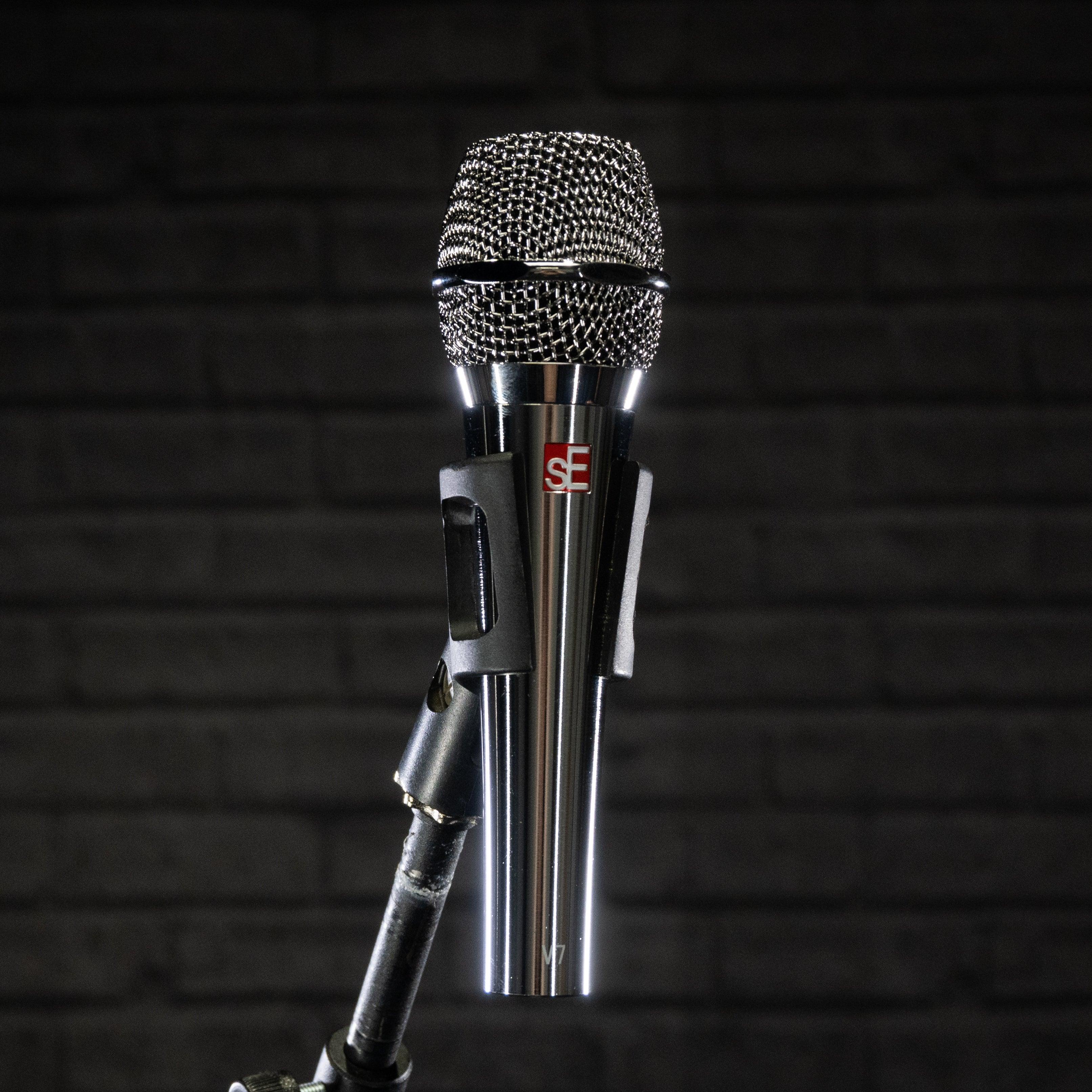 sE Electronics V7 Handheld Supercardioid Dynamic Microphone (Chrome)