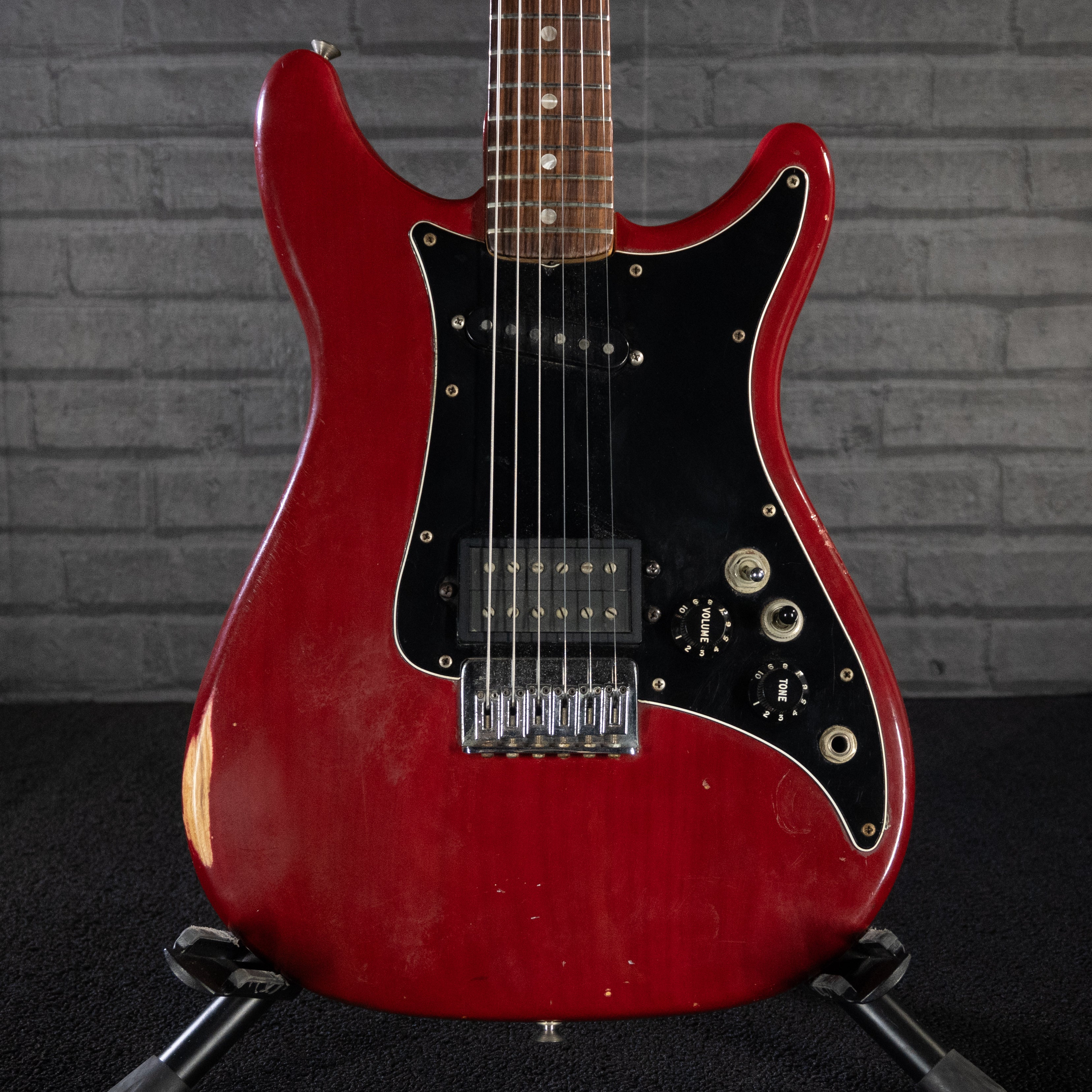 Fender Lead 1 Electric Guitar (Cherry Red) Vintage 1980-1982 [USED]