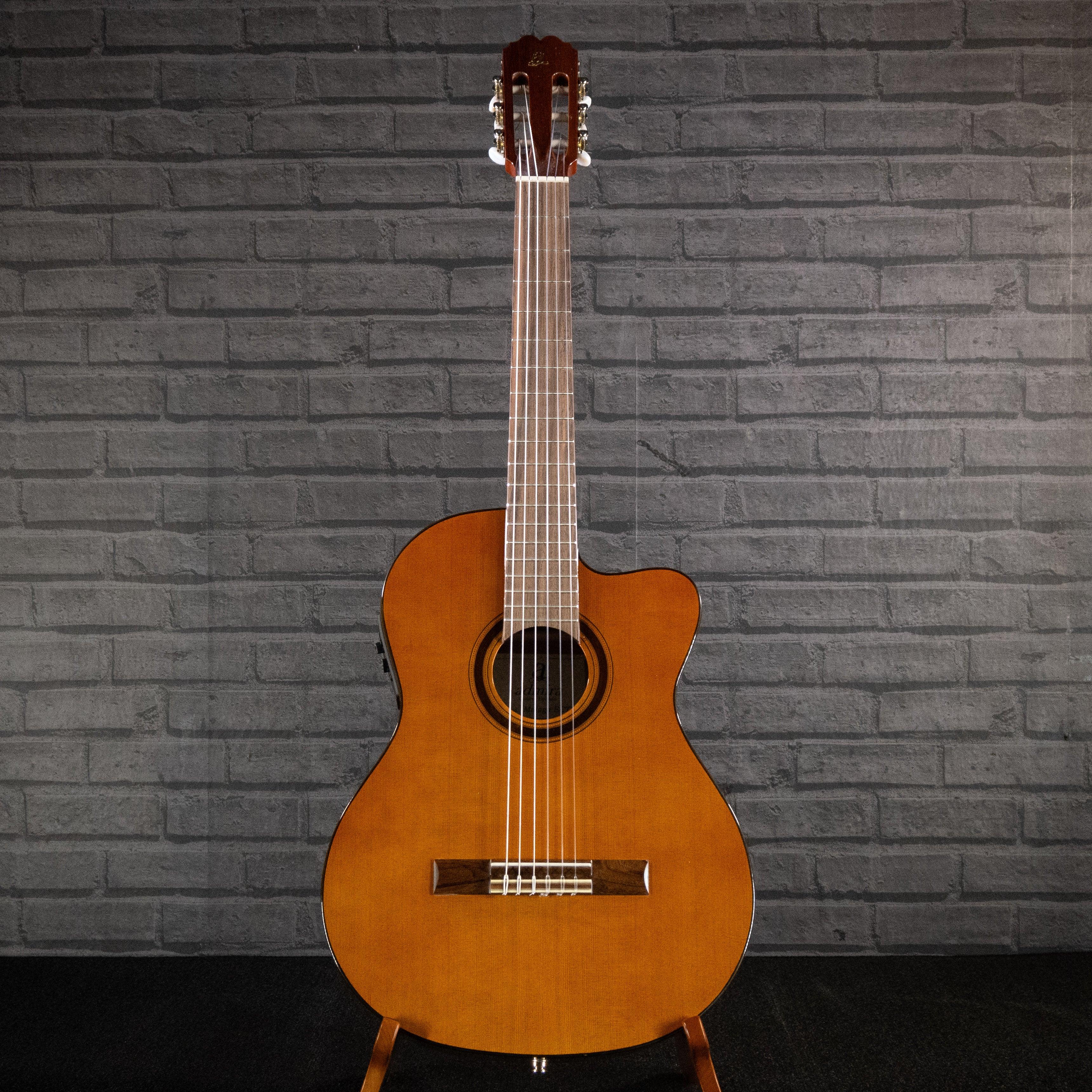 Admira deals cordoba guitar