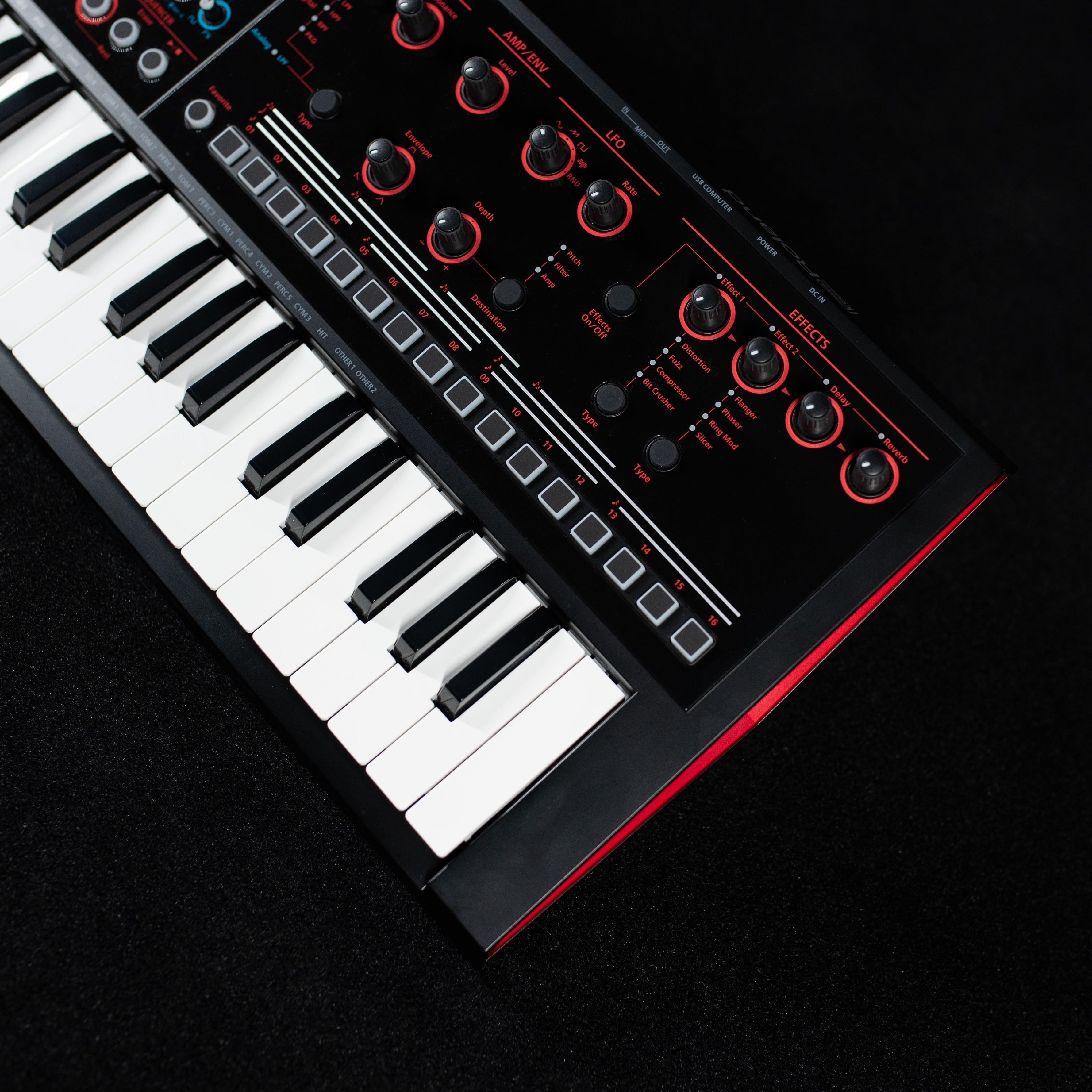 Roland JD-Xi Interactive Analog/Digital Crossover Synthesizer