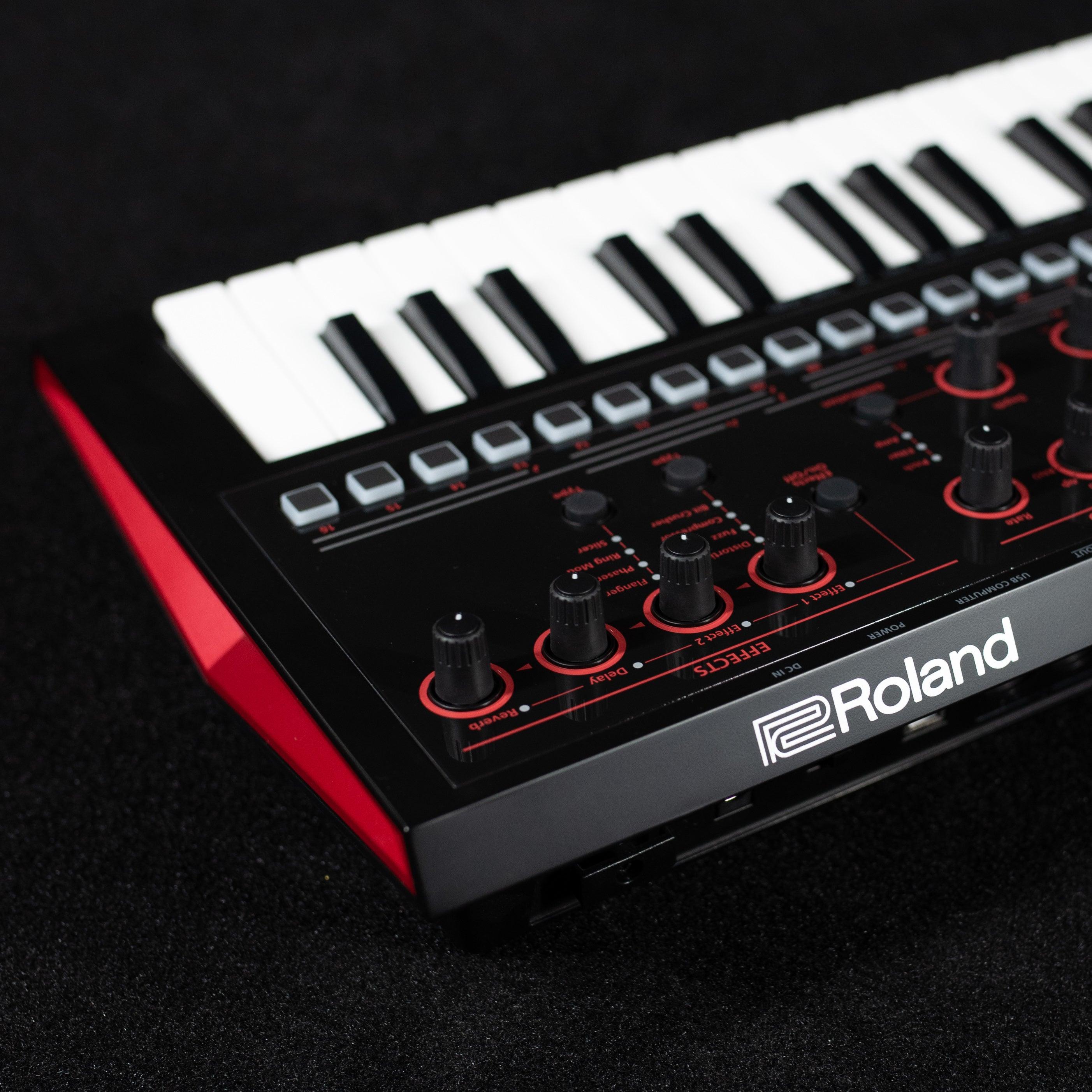 Roland JD-Xi Interactive Analog/Digital Crossover Synthesizer